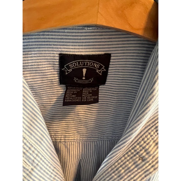 9867 - Vintage Solutions Original Christmas Size: Medium Embroidered Button Down - Picture 2 of 4